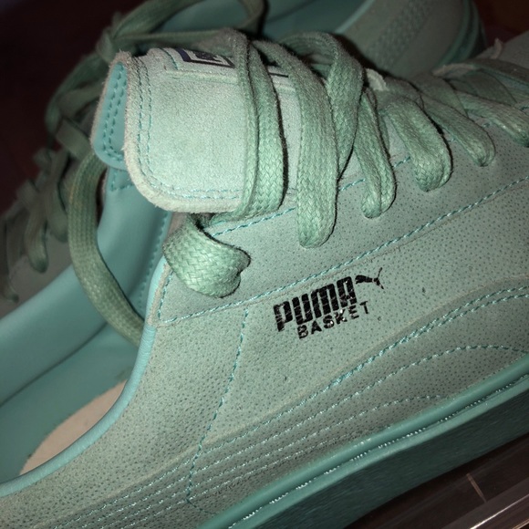 PUMA women’s suede Platforms - Picture 5 of 5